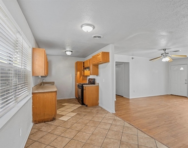 3204 Caribbean Drive - Photo Thumbnail 9