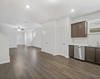 3911 Nature Court - Photo Thumbnail 7
