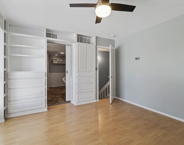 2101 Park Willow Lane - Photo Thumbnail 12