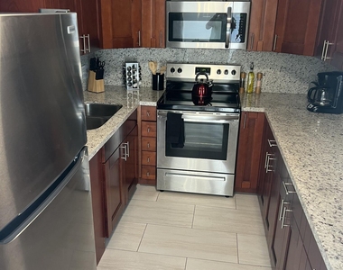 2100 Ne 33rd Avenue - Photo Thumbnail 3