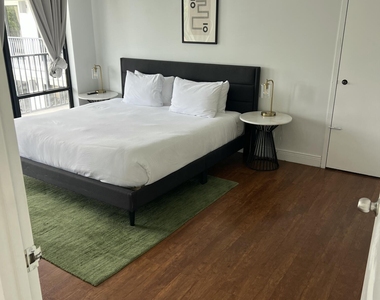 2100 Ne 33rd Avenue - Photo Thumbnail 1