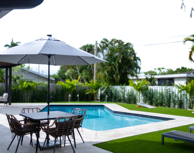 3144 Capri Road - Photo Thumbnail 2