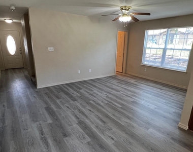 931 Parkplace Ridge - Photo Thumbnail 2