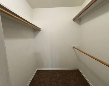 909 Parkplace Ridge - Photo Thumbnail 14