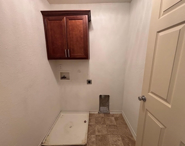 909 Parkplace Ridge - Photo Thumbnail 23