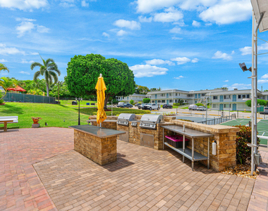 3160 Lake Osborne Drive - Photo Thumbnail 17