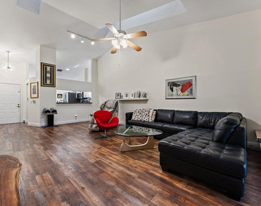 801 Kintyre Court - Photo Thumbnail 8