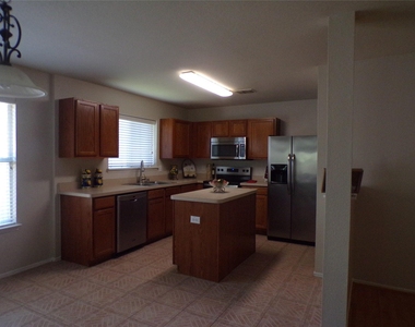 2612 Sierra Drive - Photo Thumbnail 5