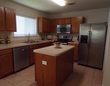 2612 Sierra Drive - Photo Thumbnail 4