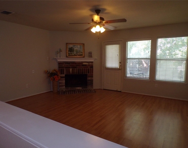 2612 Sierra Drive - Photo Thumbnail 2