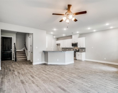 517 Sequoia Street - Photo Thumbnail 4