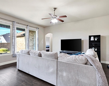 515 Barnstorm Drive - Photo Thumbnail 16