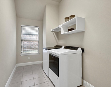 515 Barnstorm Drive - Photo Thumbnail 24