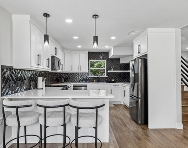 5058 W University Boulevard - Photo Thumbnail 6
