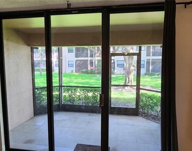 9862 Nw 1st Court - Photo Thumbnail 12