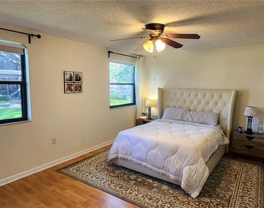 9862 Nw 1st Court - Photo Thumbnail 7
