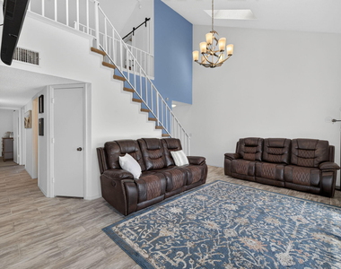 1975 Westminster Circle - Photo Thumbnail 4