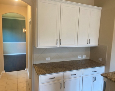 16540 Amistad Avenue - Photo Thumbnail 22