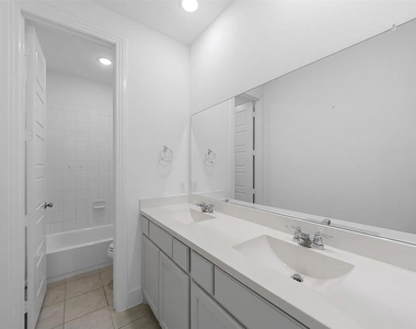 2025 St Andrews Drive - Photo Thumbnail 20