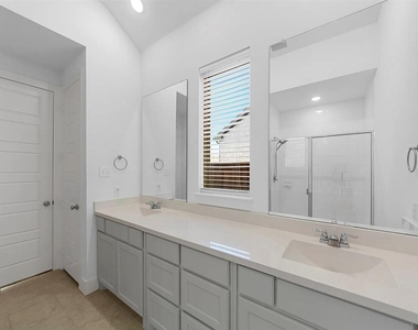 2025 St Andrews Drive - Photo Thumbnail 12