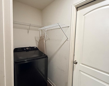 1401 Macy Lane - Photo Thumbnail 10