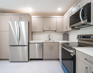 3175 Ne 48th Court - Photo Thumbnail 3