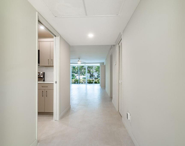 3175 Ne 48th Court - Photo Thumbnail 2
