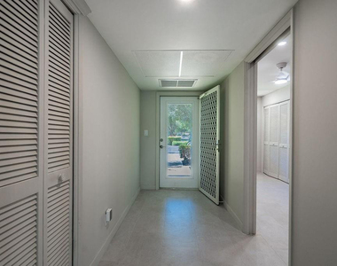 3175 Ne 48th Court - Photo Thumbnail 14