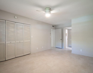 3175 Ne 48th Court - Photo Thumbnail 17