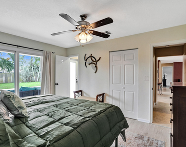 80 Se 10th Street - Photo Thumbnail 16
