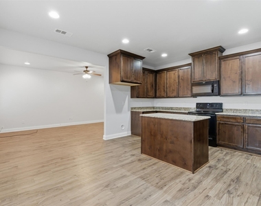 4805 Pickett - Photo Thumbnail 7