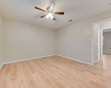 1728 Sanford - Photo Thumbnail 6