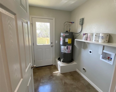 1017 S Scullin Avenue - Photo Thumbnail 9