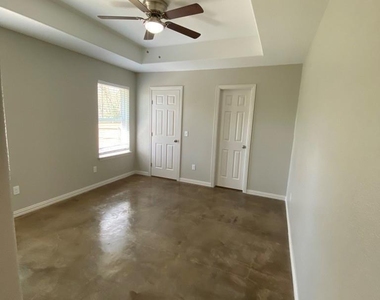 1017 S Scullin Avenue - Photo Thumbnail 4