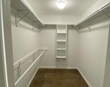 1017 S Scullin Avenue - Photo Thumbnail 7