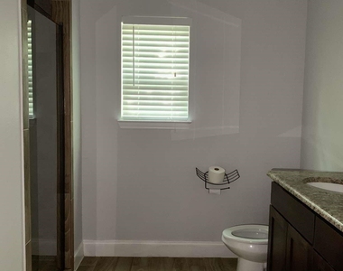2417 Norway Drive - Photo Thumbnail 15