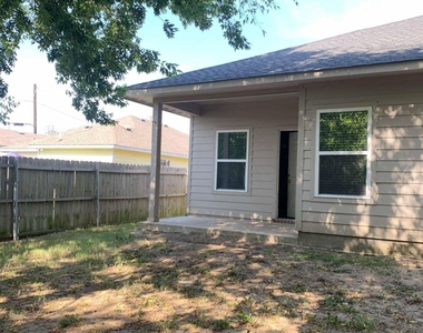 2417 Norway Drive - Photo Thumbnail 18