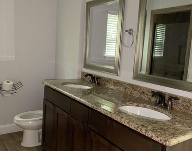 2417 Norway Drive - Photo Thumbnail 14
