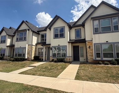 16072 Doe Lake Drive - Photo Thumbnail 2