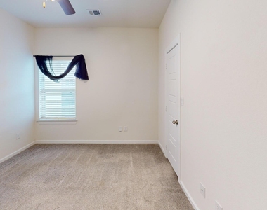 16072 Doe Lake Drive - Photo Thumbnail 13