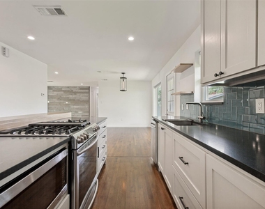 2413 Patricia Lane - Photo Thumbnail 12