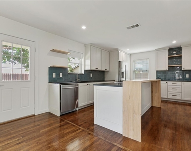 2413 Patricia Lane - Photo Thumbnail 10