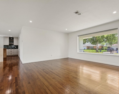 2413 Patricia Lane - Photo Thumbnail 6