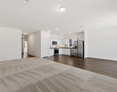 3008 Lacebark Court - Photo Thumbnail 4