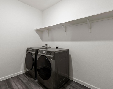 3008 Lacebark Court - Photo Thumbnail 14