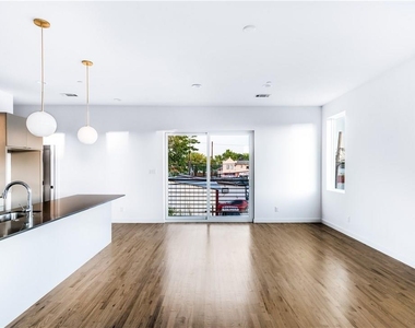 1715 Bennett Avenue - Photo Thumbnail 16