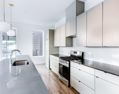 1715 Bennett Avenue - Photo Thumbnail 11