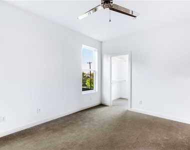 1715 Bennett Avenue - Photo Thumbnail 15