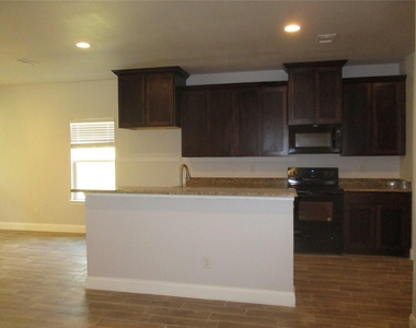 1903 Morgan Street - Photo Thumbnail 3