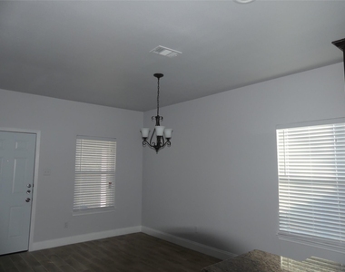 1903 Morgan Street - Photo Thumbnail 7
